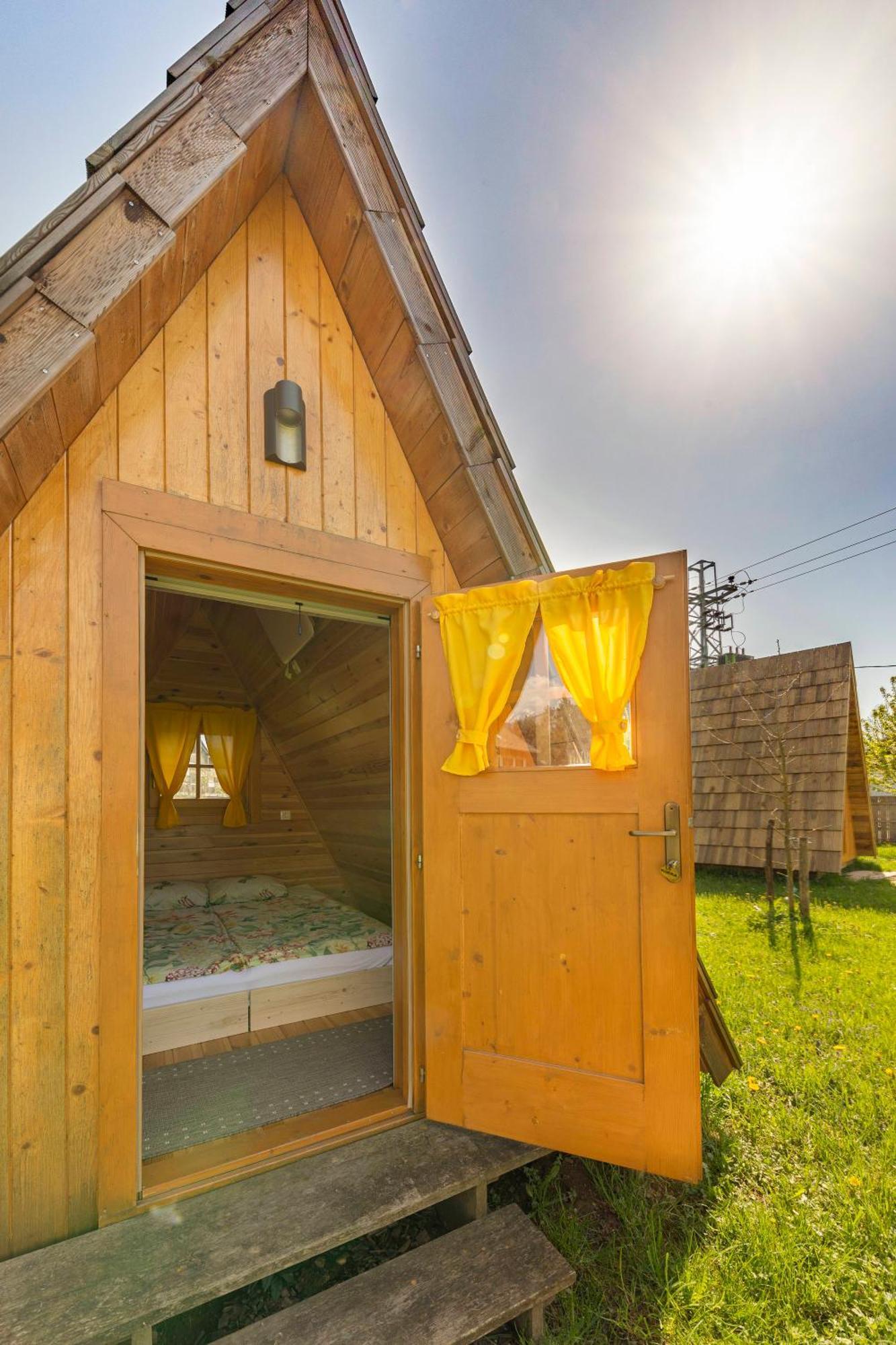 Hotel Glamping Mohorjev Grunt Preddvor Exterior foto